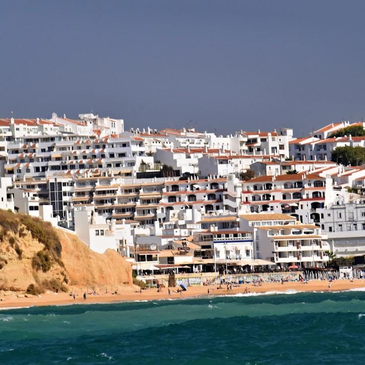 Outdoor terrace seating suitable for families in Mountain View